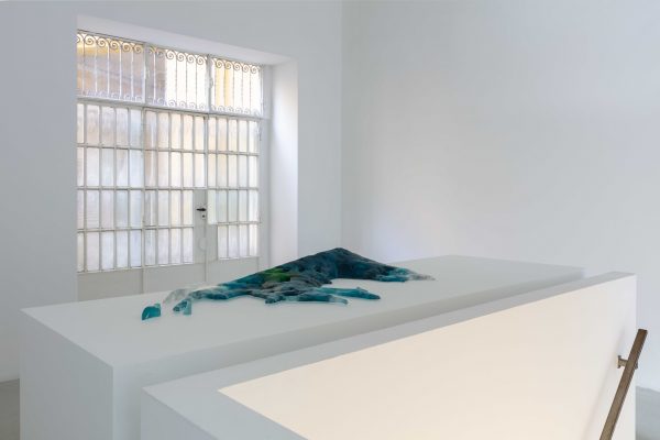 Inhabiting without belonging